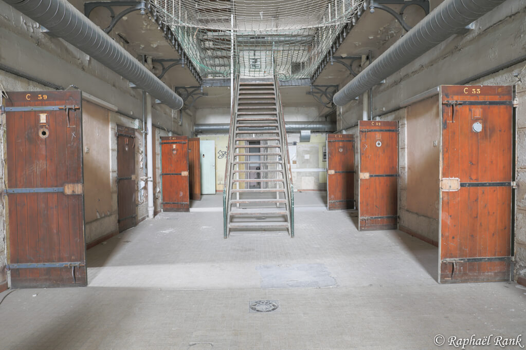 Première salle de la prison