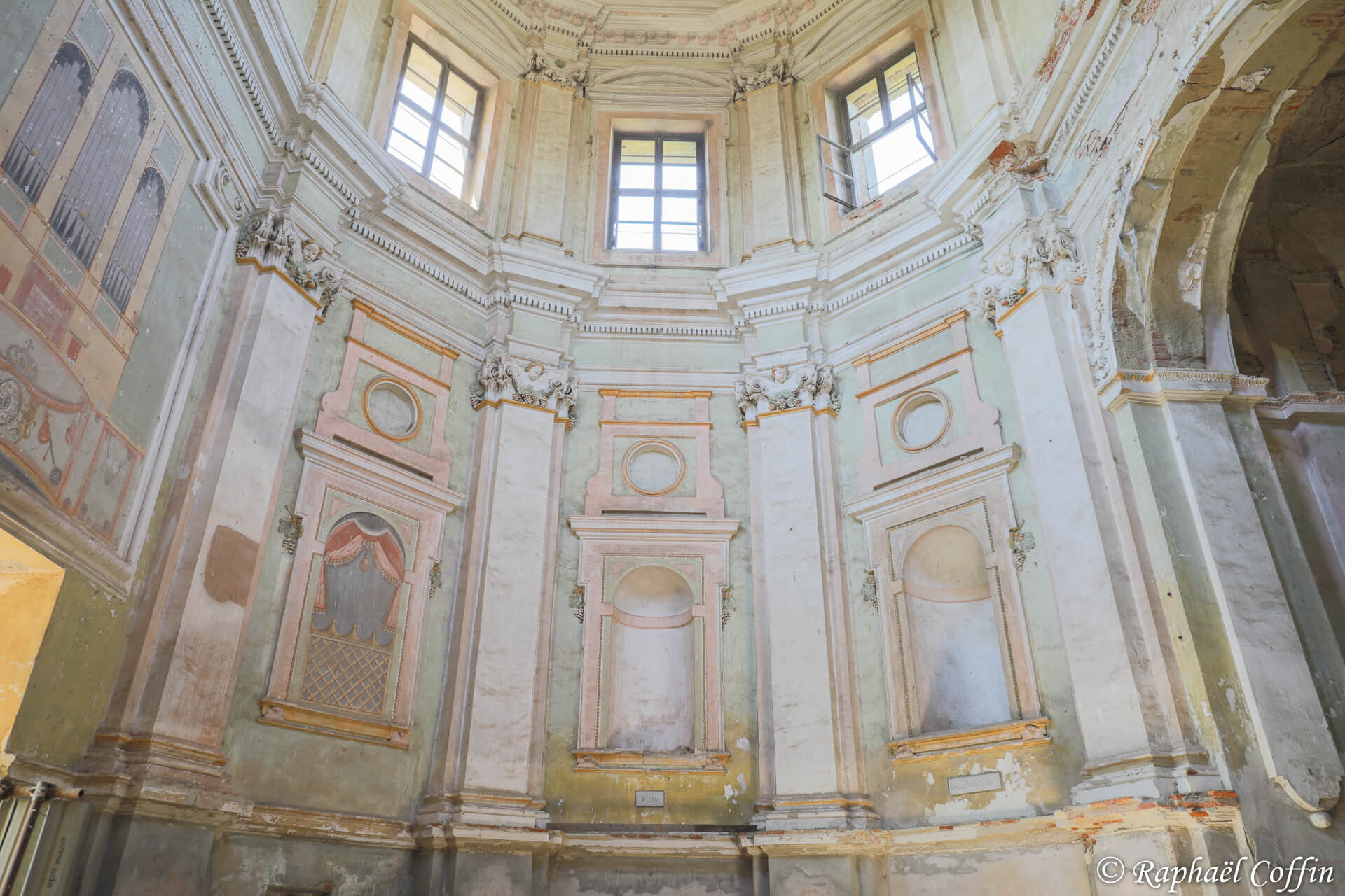 Urbex chiesa foresta