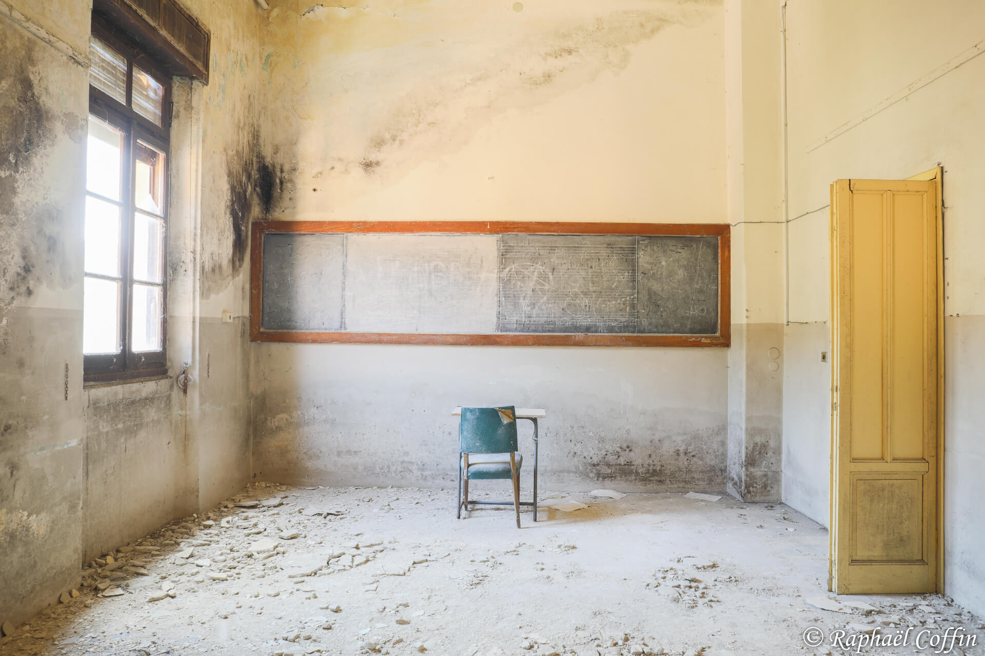 Salle de classe du séminaire abandonné