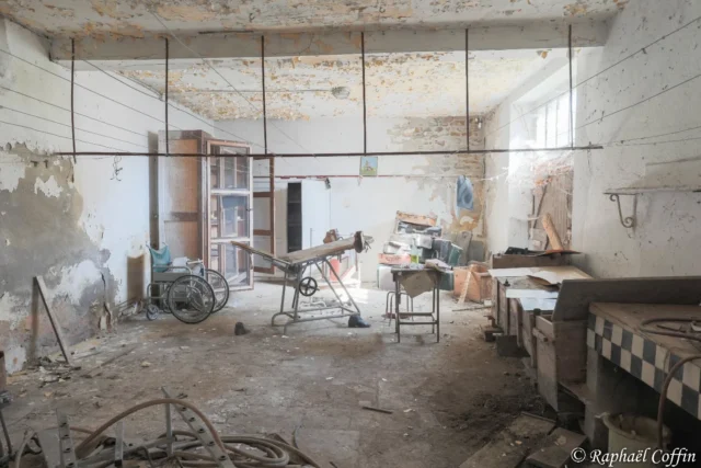 📍 Hôpital des miraclesExploration disponible sur mon site, lien dans ma bio.#urbex #urbexfrance #urbexoccitanie #rurex #urbexeurope